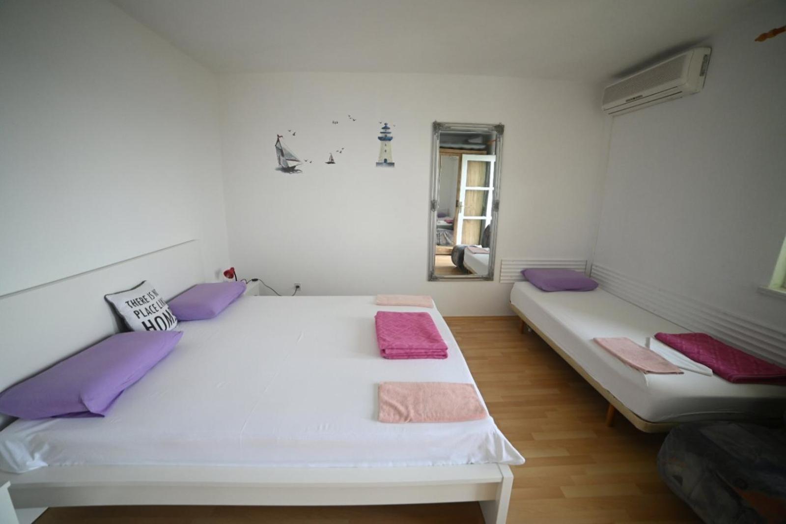 Apartament Feral 2